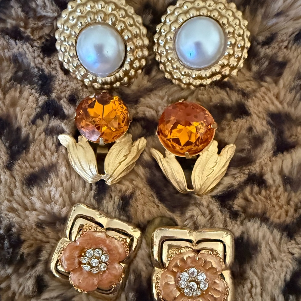 Elegant Gold and Orange Women's Earrings Set